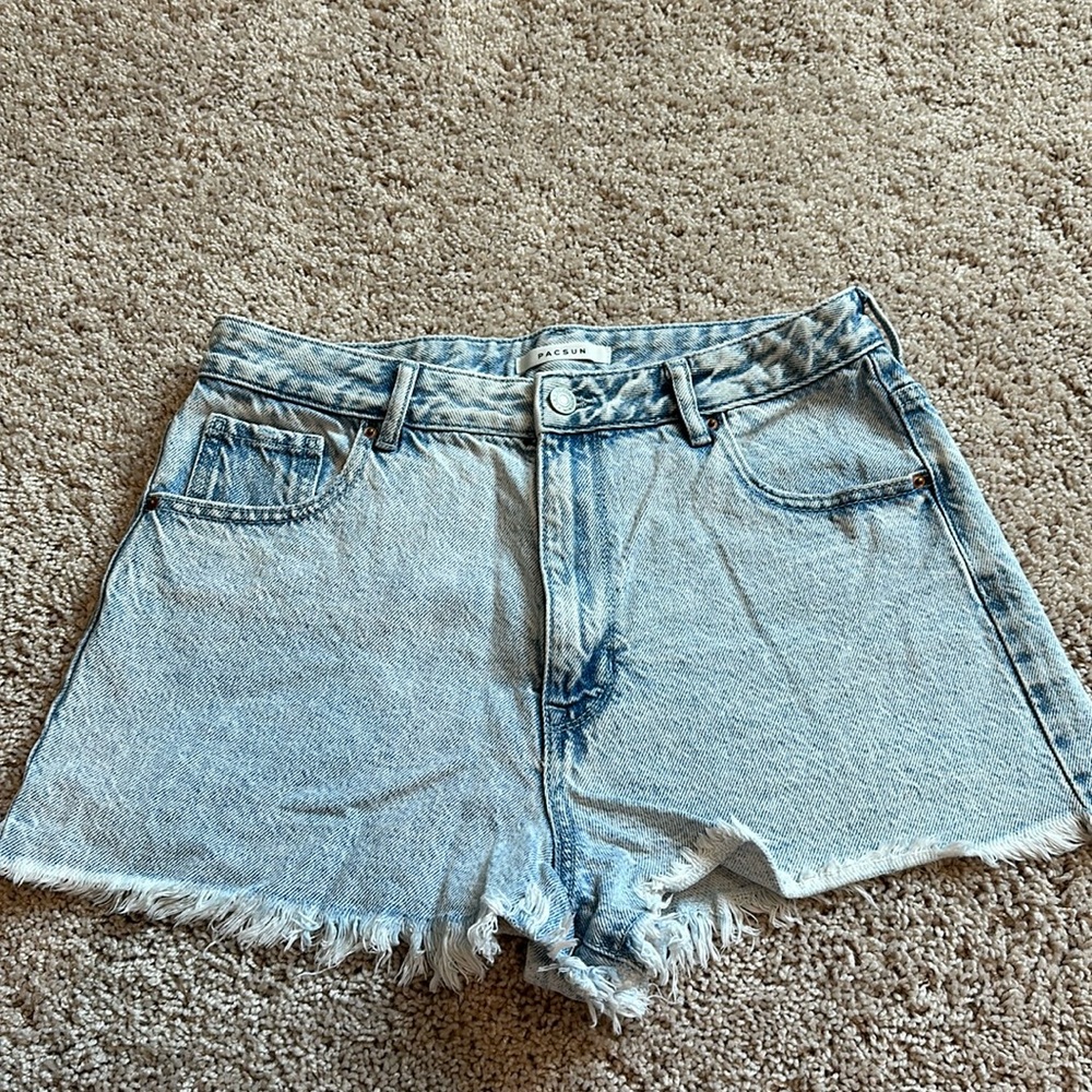 Pacsun High Rise Festival demin shorts in light wash size 29